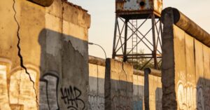 DDR Grenzer: Alltag und Schicksale an der Berliner Mauer