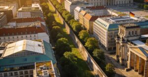 Berliner Mauer von oben: Historische Einblicke aus der Vogelperspektive