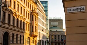 Rosa Luxemburg Straße: Geschichte, Highlights und Tipps für Berlin-Mitte